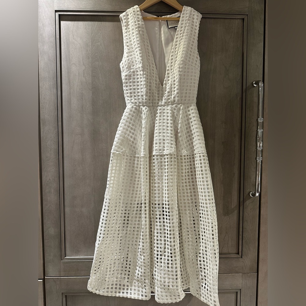 ALEXIS, woman’s white dress in XS.